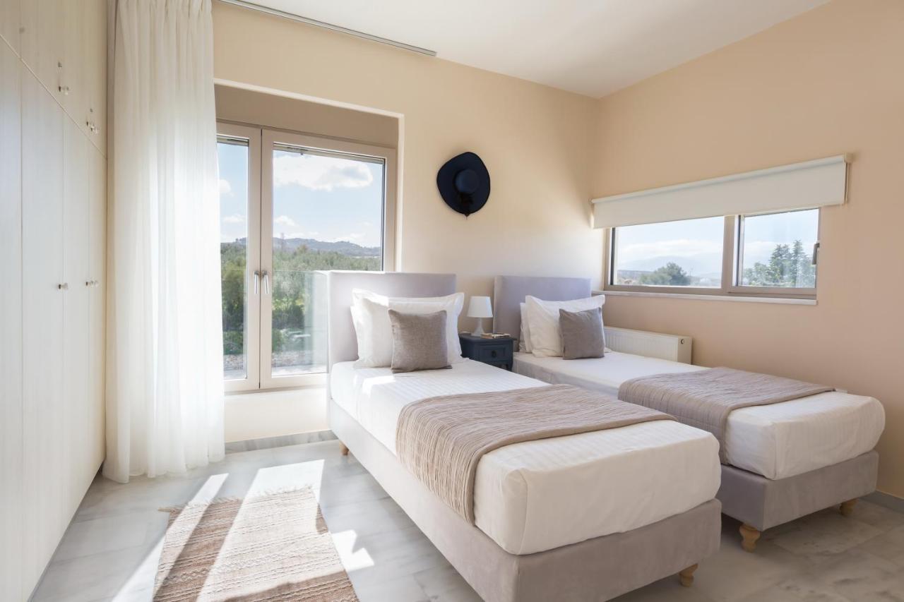 Lux Villa Mia With Heated Pool, 2Km To Beach & Childrens Area! Mikro Metochi Eksteriør bilde